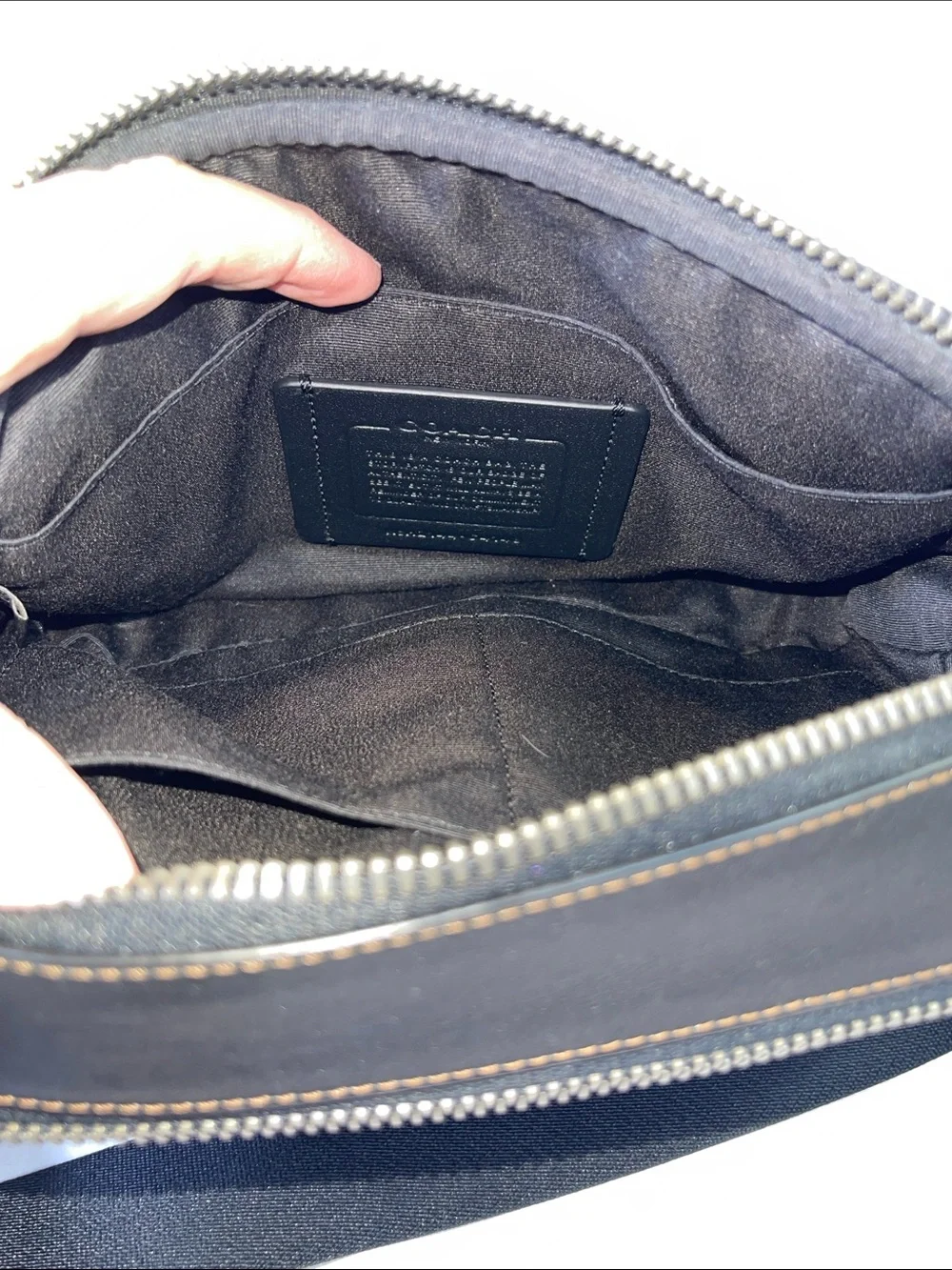 Coach H2144-C4148 Graham Crossbody Bag Black Smooth Leather Men’s Unisex